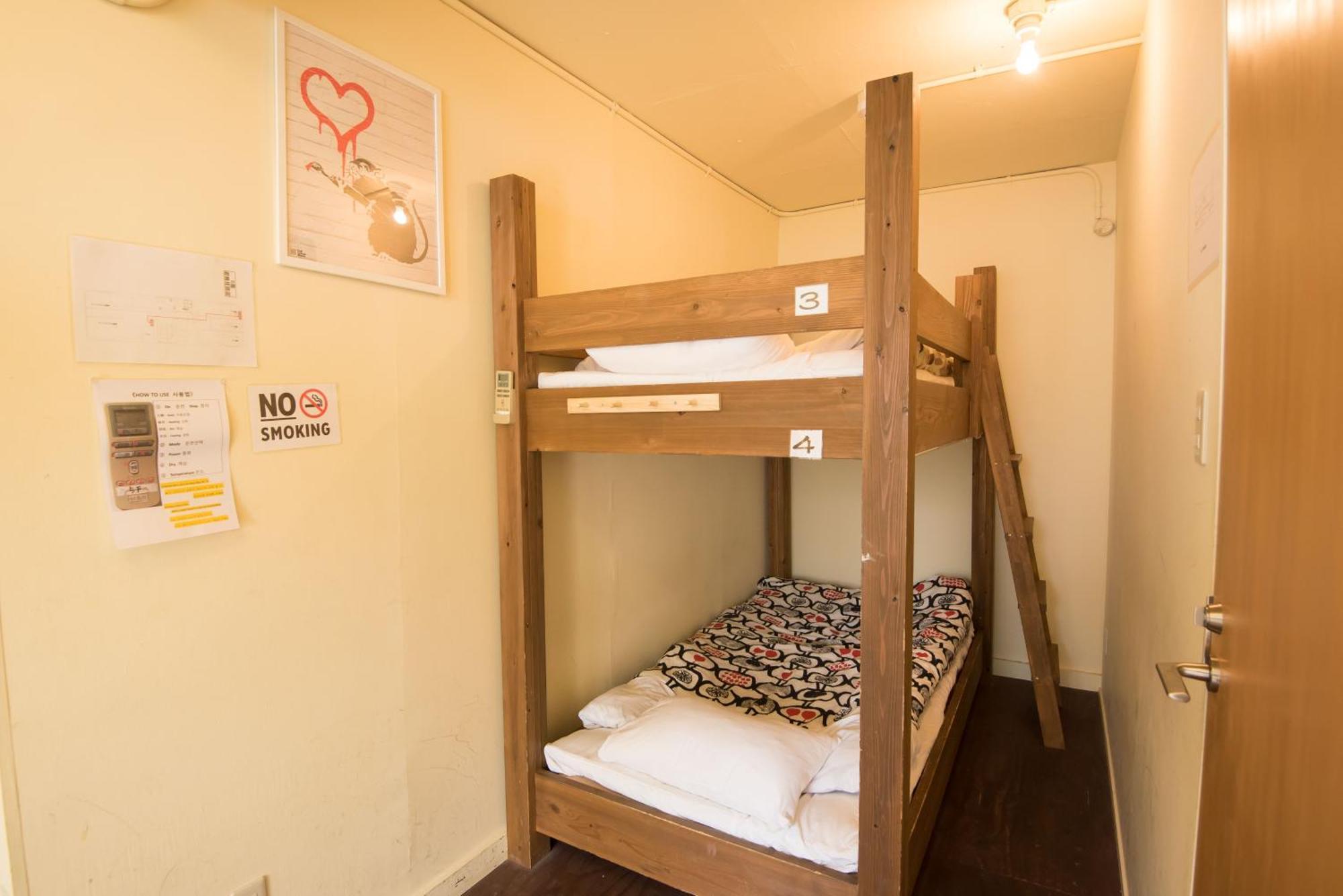 Hostel Q Осака Стая снимка